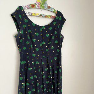 Modcloth  Hello  There Green Apple Dress size 10 Navy